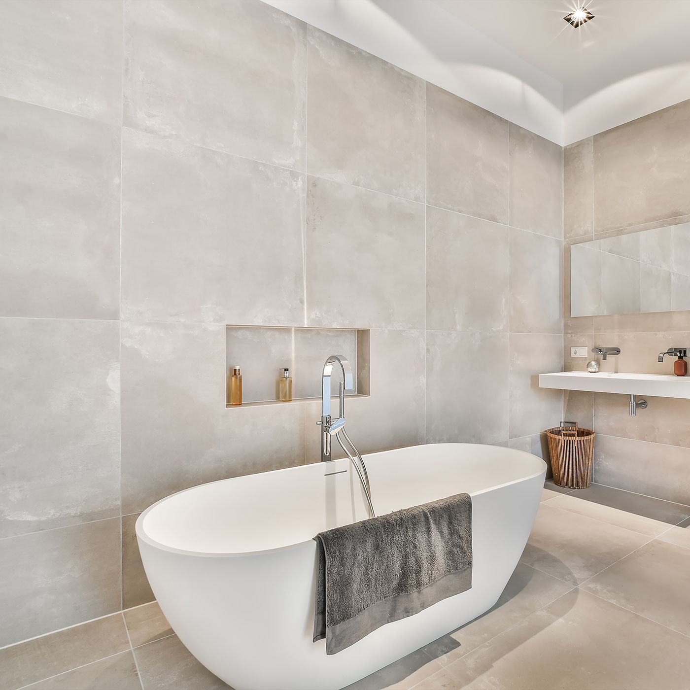 Bathtub sizes guide
