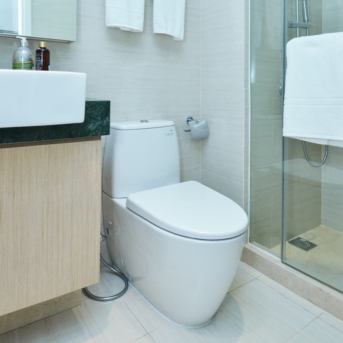 how to remove a hard plastic toilet flapper